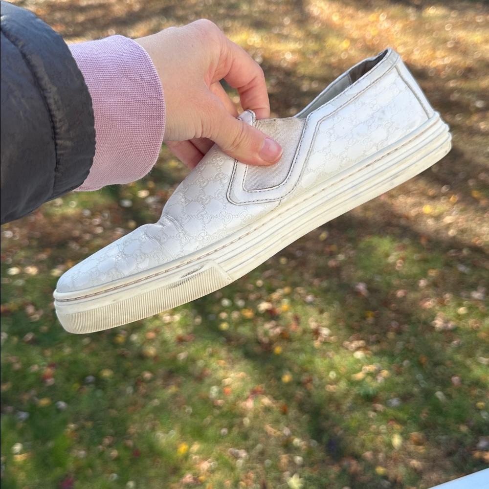 Gucci White Microguccissima Pattern Leather Sneakers w free  Gucci wristlet - Picture 12 of 16